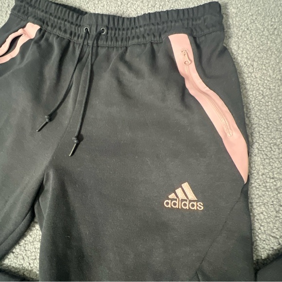 adidas 2022-23 Real Madrid Travel Pants - Black-Pink - Picture 3 of 7